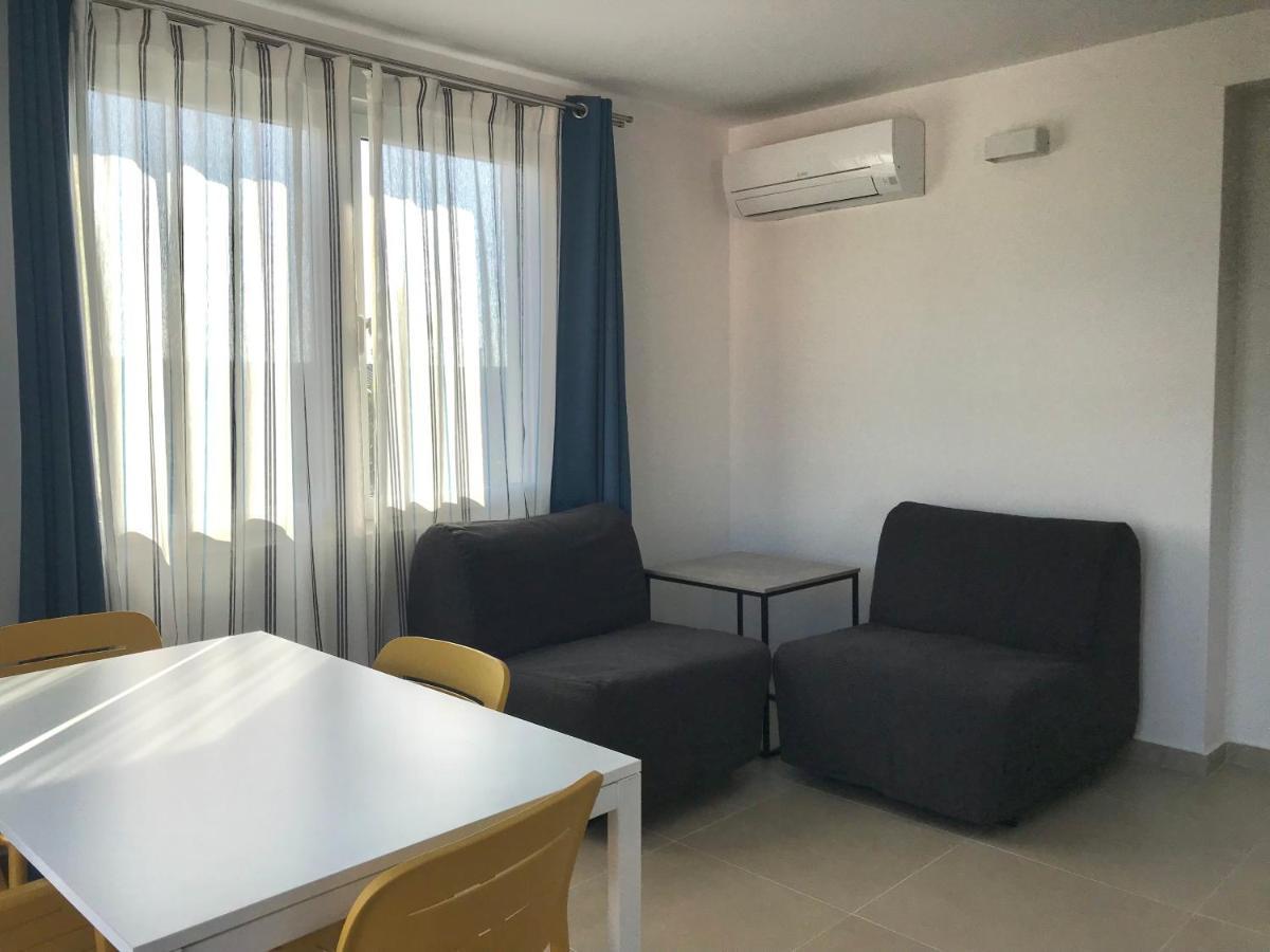 Guesthouse - Hotel California Novalja Bagian luar foto
