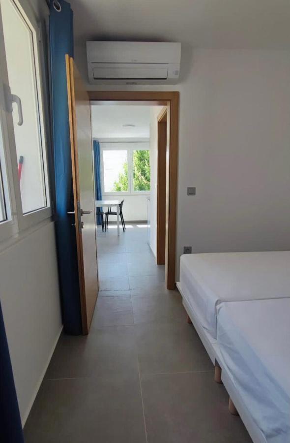 Guesthouse - Hotel California Novalja Bagian luar foto