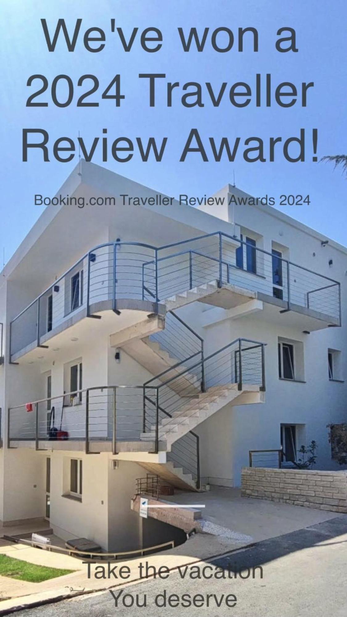 Guesthouse - Hotel California Novalja Bagian luar foto