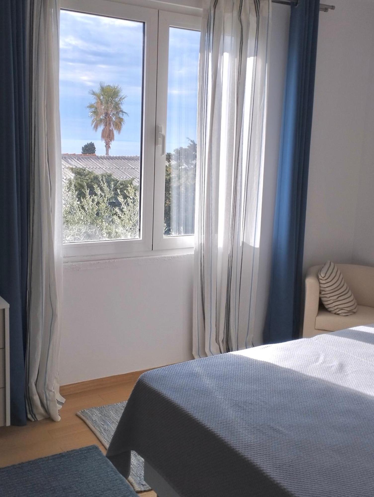 Guesthouse - Hotel California Novalja Bagian luar foto